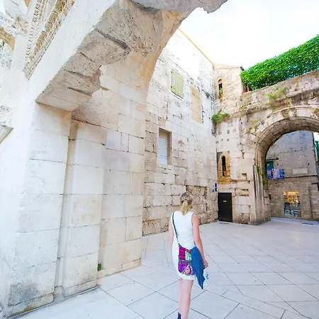 Gostinjska kuća Golden Gate Dream Split