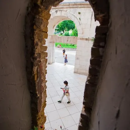 Gostinjska kuća Golden Gate Dream Split